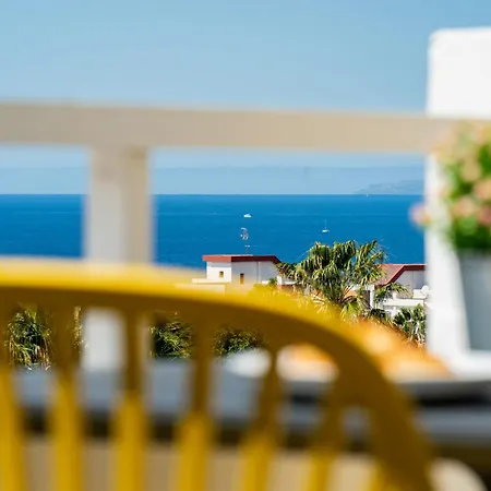 Modern With Ocean Views And Heated Pool In Malibu Park Appartamento