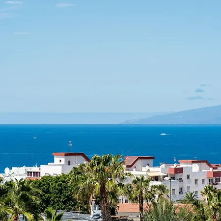 Apartment Modern With Ocean Views And Heated Pool In Malibu Park
