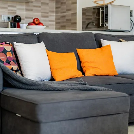 Modern With Ocean Views And Heated Pool In Malibu Park アパート