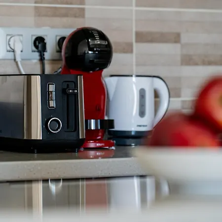 Modern With Ocean Views And Heated Pool In Malibu Park Apartment