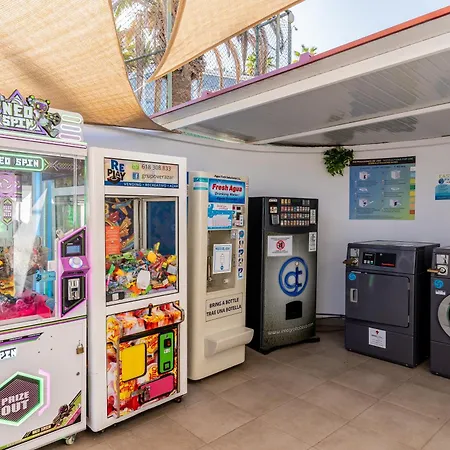 Apartment Modern With Ocean Views And Heated Pool In Malibu Park